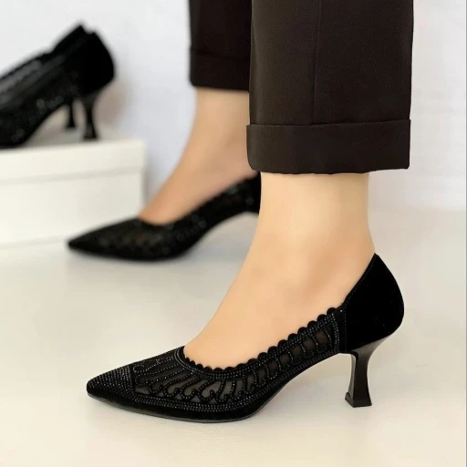 Size : 37 - 41